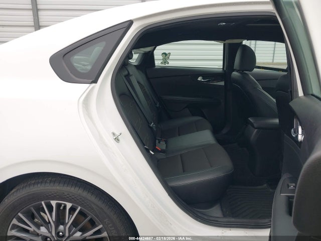 3KPF54AD9PE582458 KIA Forte Gt-line