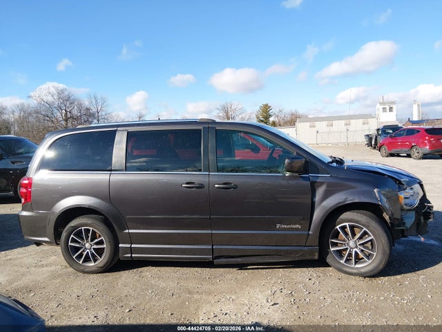 Продажа на аукционе авто 2017 Dodge Grand Caravan Sxt, vin: 2C4RDGCGXHR616626, номер лота: 44424705