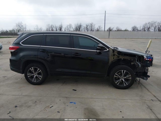 Toyota Highlander Le 2018 5TDZZRFH6JS249366 Image 13