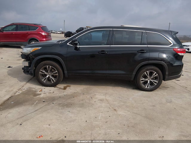 Toyota Highlander Le 2018 5TDZZRFH6JS249366 Image 14