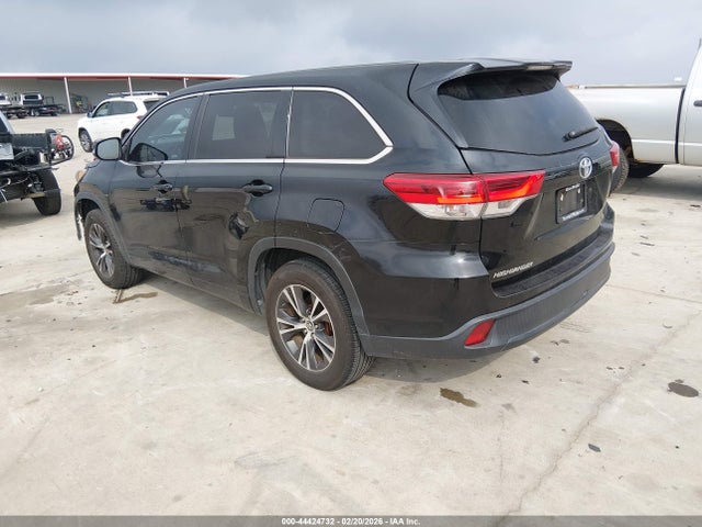 Toyota Highlander Le 2018 5TDZZRFH6JS249366 Image 3