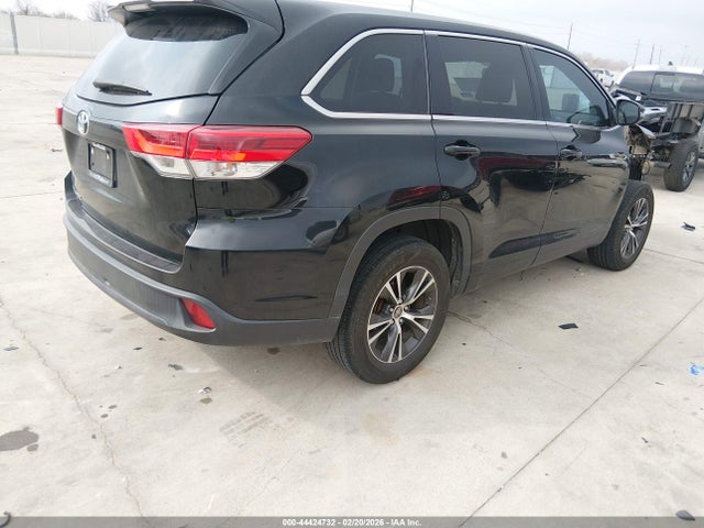 Toyota Highlander Le 2018 5TDZZRFH6JS249366 Image 4