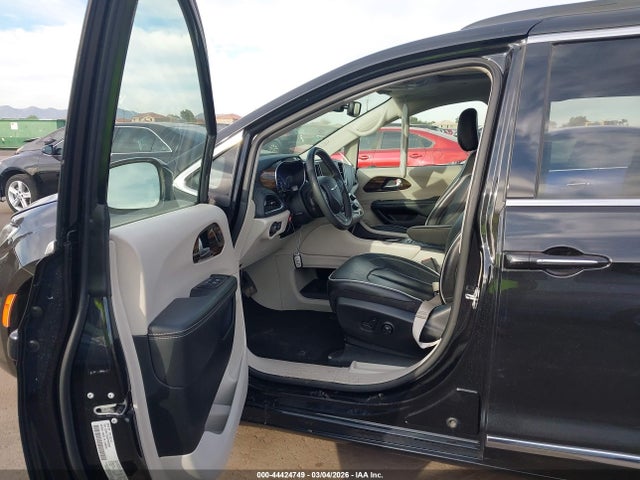 Chrysler Pacifica Limited 2023 2C4RC1GG0PR593835 Image 5