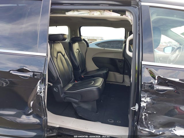 Chrysler Pacifica Limited 2023 2C4RC1GG0PR593835 Image 8