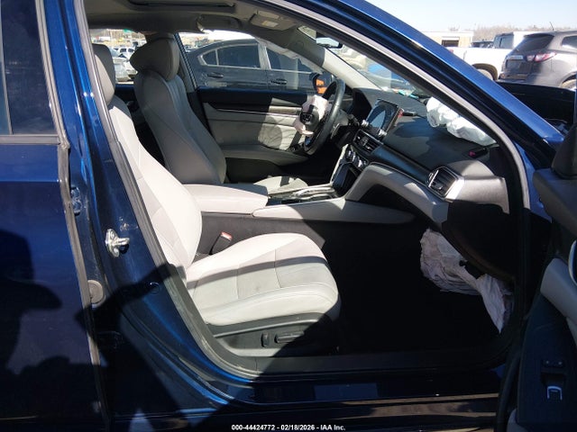 44424772 :رقم المزاد ، 1HGCV3F96KA002680 vin ، 2019 Honda Accord Hybrid Touring مزاد بيع