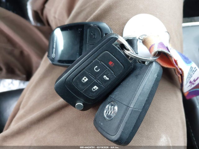 1G4GC5G38GF240645 Buick Lacrosse Leather