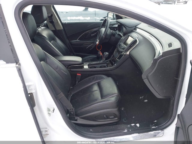 1G4GC5G38GF240645 Buick Lacrosse Leather