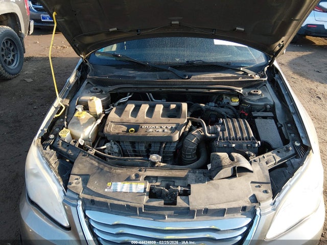 Продаж на аукціоні авто 2012 Chrysler 200 Touring, vin: 1C3CCBBB8CN176496, номер лоту: 44424809