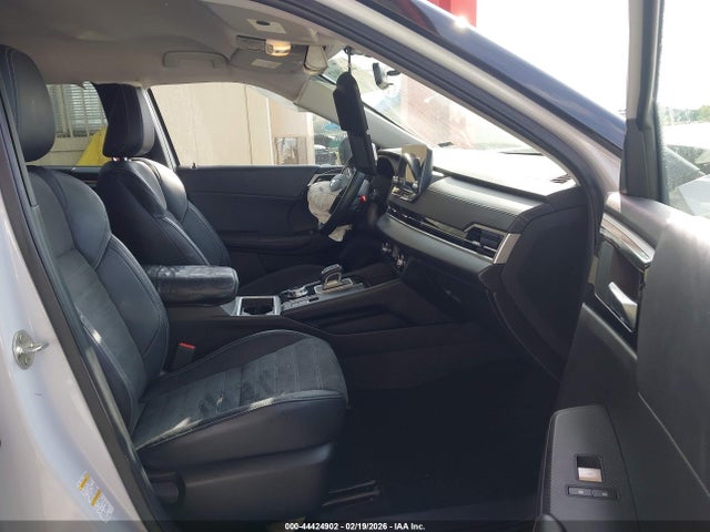 2023 MITSUBISHI OUTLANDER JA4J3UA83PZ040175 Photo 4
