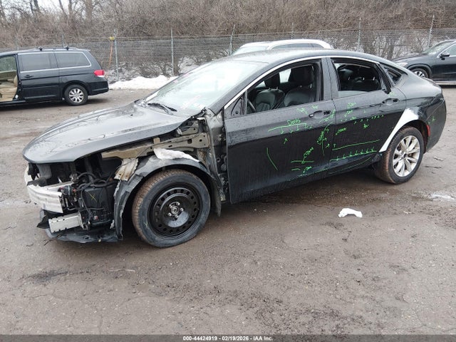 Продаж на аукціоні авто 2015 Chrysler 200 C, vin: 1C3CCCCB9FN584031, номер лоту: 44424919