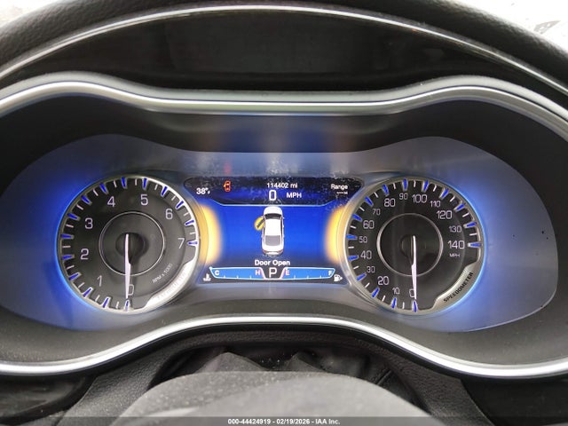 Продаж на аукціоні авто 2015 Chrysler 200 C, vin: 1C3CCCCB9FN584031, номер лоту: 44424919