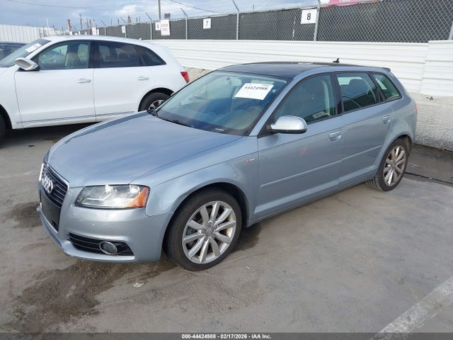 2011 AUDI A3 WAUBEAFM3BA089888 Photo 1