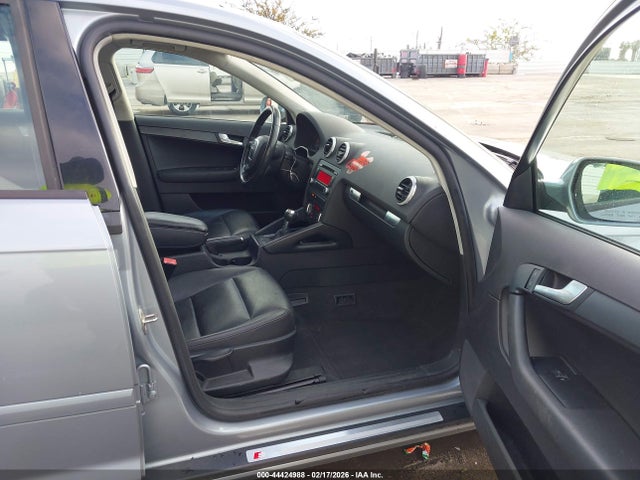 2011 AUDI A3 WAUBEAFM3BA089888 Photo 4