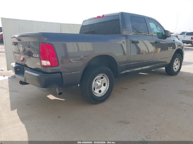 1C6RR7KG7KS654461 RAM 1500 Classic Tradesman 4x4 5&#039;7 Box