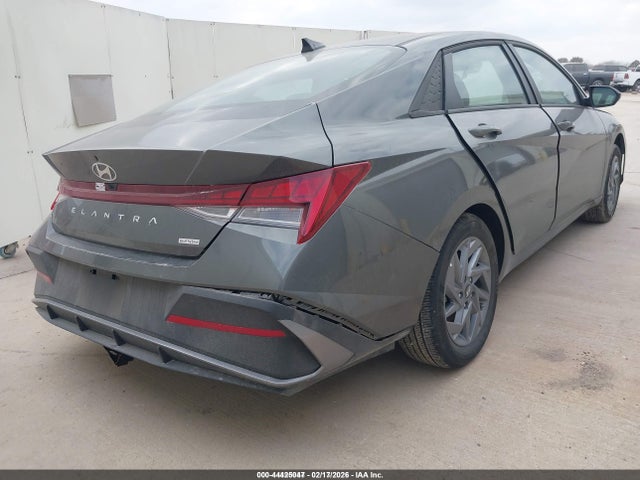 KMHLM4DJ8SU174434 Hyundai Elantra Hybrid Blue