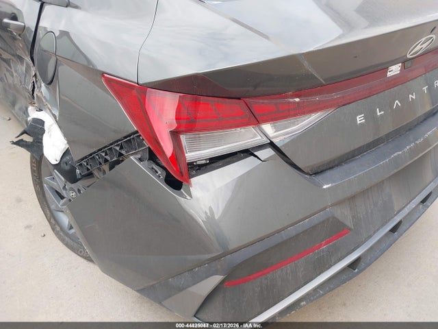 KMHLM4DJ8SU174434 Hyundai Elantra Hybrid Blue