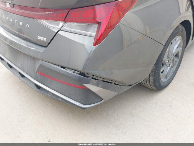 KMHLM4DJ8SU174434 Hyundai Elantra Hybrid Blue