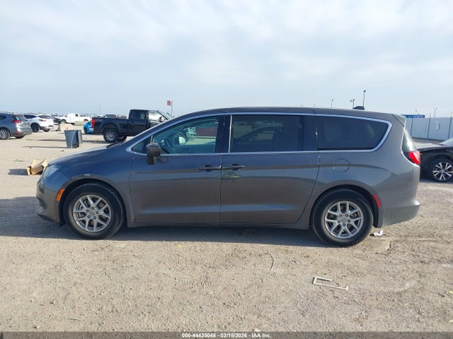 Продаж на аукціоні авто 2022 Chrysler Voyager Lx, vin: 2C4RC1CG7NR146552, номер лоту: 44425048