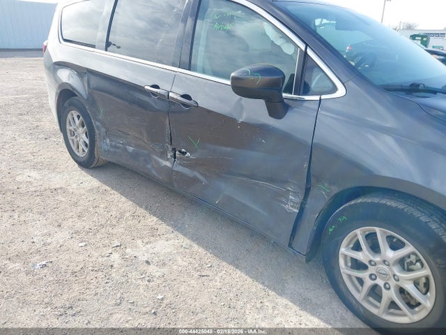 Продаж на аукціоні авто 2022 Chrysler Voyager Lx, vin: 2C4RC1CG7NR146552, номер лоту: 44425048