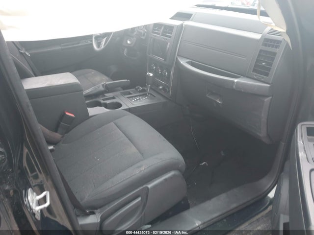 44425073 :رقم المزاد ، 1J4PN2GK7BW593269 vin ، 2011 Jeep Liberty Sport مزاد بيع