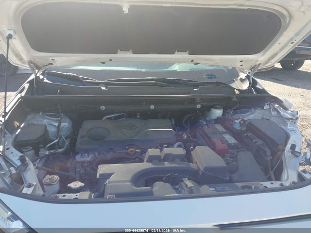 44425074 :رقم المزاد ، 2T3A1RFV1NW283424 vin ، 2022 Toyota Rav4 Xle Premium مزاد بيع