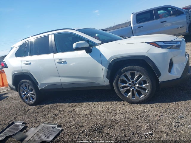 44425074 :رقم المزاد ، 2T3A1RFV1NW283424 vin ، 2022 Toyota Rav4 Xle Premium مزاد بيع