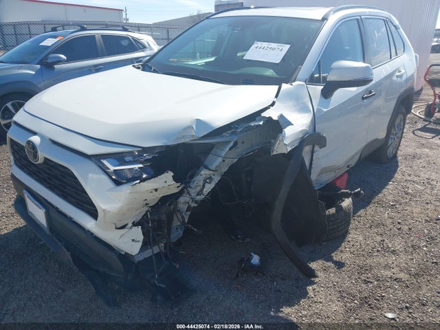 44425074 :رقم المزاد ، 2T3A1RFV1NW283424 vin ، 2022 Toyota Rav4 Xle Premium مزاد بيع