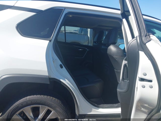 44425074 :رقم المزاد ، 2T3A1RFV1NW283424 vin ، 2022 Toyota Rav4 Xle Premium مزاد بيع