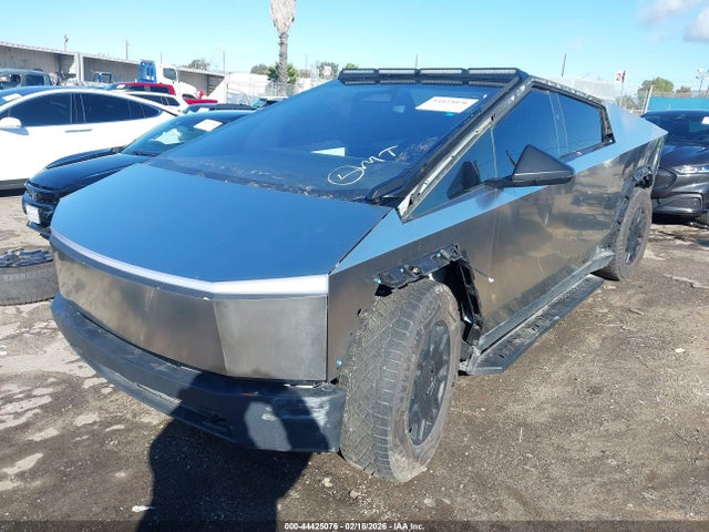 2024 TESLA CYBERTRUCK 7G2CEHED9RA008583 Photo 1