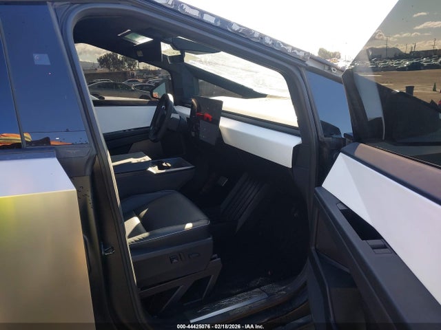 2024 TESLA CYBERTRUCK 7G2CEHED9RA008583 Photo 4
