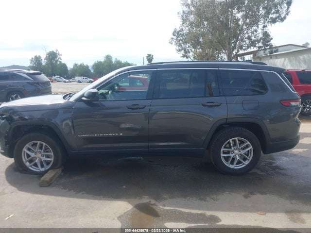 1C4RJJAG3N8617066 Jeep Grand Cherokee L Laredo 4x2