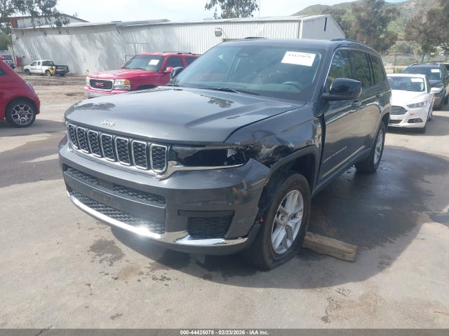 1C4RJJAG3N8617066 Jeep Grand Cherokee L Laredo 4x2
