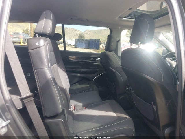 1C4RJJAG3N8617066 Jeep Grand Cherokee L Laredo 4x2