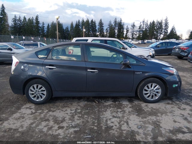Toyota Prius Plug-in Advanced 2014 JTDKN3DP5E3053740 Image 14