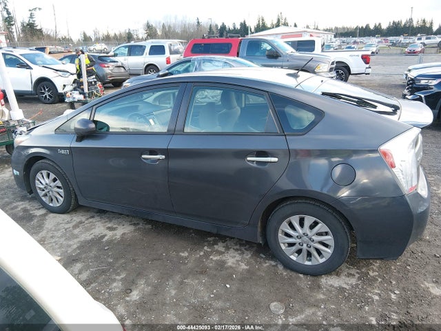 Toyota Prius Plug-in Advanced 2014 JTDKN3DP5E3053740 Image 15