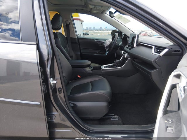Toyota Rav4 Xle Premium 2024 2T3C1RFV8RC293318 Image 5