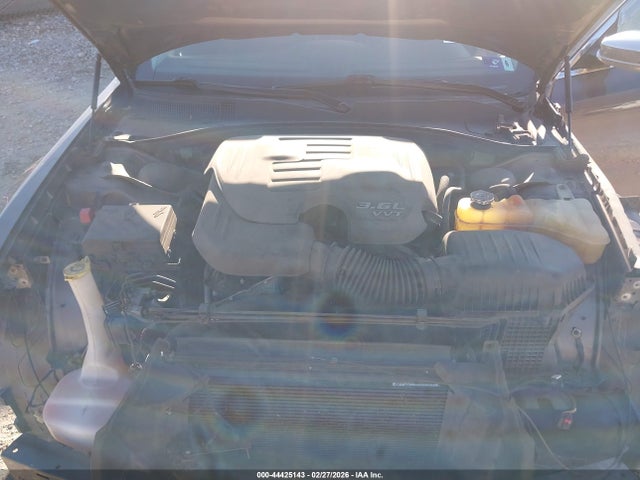 2016 CHRYSLER 300C 2C3CCAKG0GH182619 Photo 9