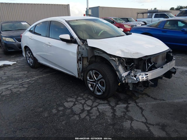 Honda Civic Lx 2018 2HGFC2F51JH526958 zdjęcie główne