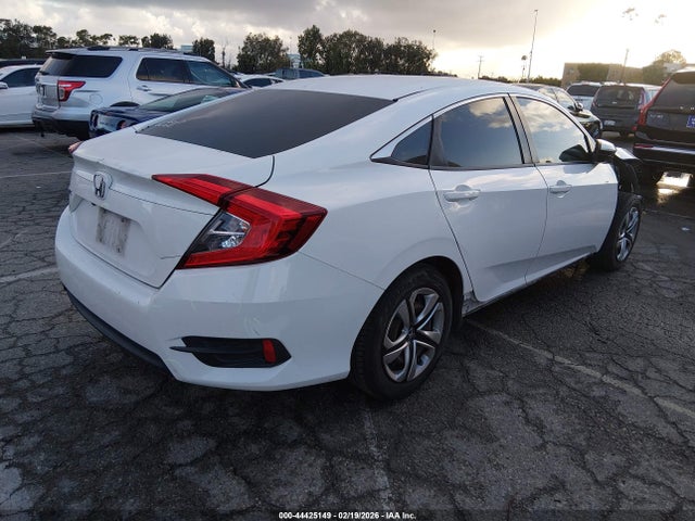 Honda Civic Lx 2018 2HGFC2F51JH526958 Image 4