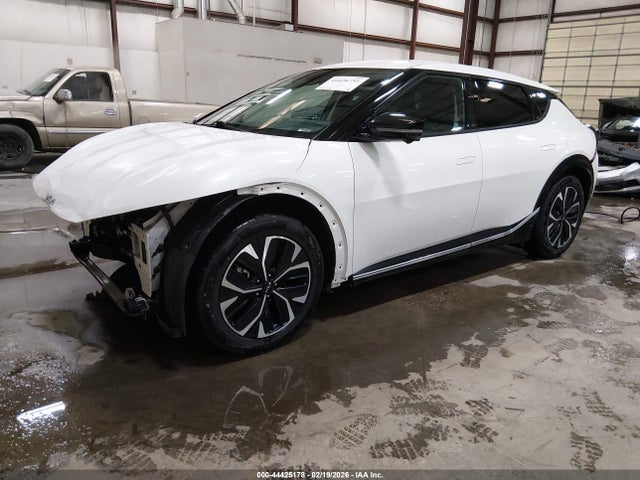 2022 KIA EV6 KNDC3DLC5N5088894 Photo 1