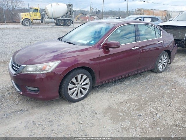 Honda Accord Touring 2014 1HGCR3F91EA040066 Image 2