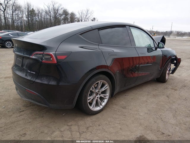 Продажа на аукционе авто 2024 Tesla Model Y Long Range Dual Motor All-wheel Drive, vin: 7SAYGAEE1RF035883, номер лота: 44425185