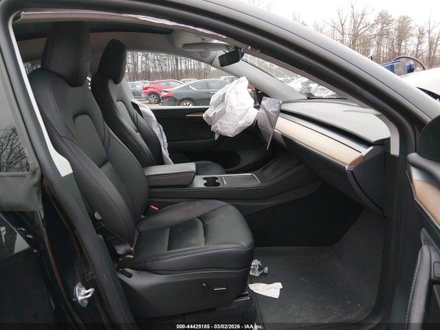 Продажа на аукционе авто 2024 Tesla Model Y Long Range Dual Motor All-wheel Drive, vin: 7SAYGAEE1RF035883, номер лота: 44425185