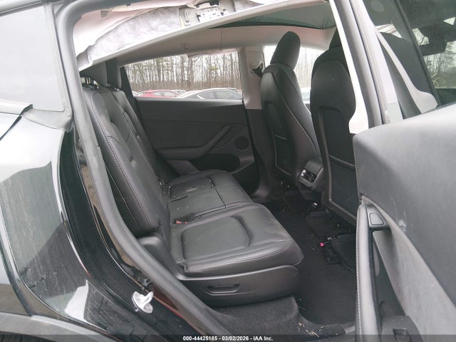 Продажа на аукционе авто 2024 Tesla Model Y Long Range Dual Motor All-wheel Drive, vin: 7SAYGAEE1RF035883, номер лота: 44425185