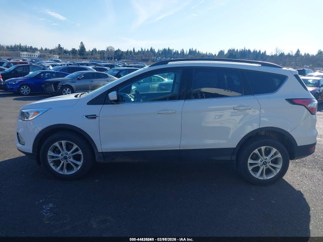 1FMCU9GD4JUD08678 Ford ESCAPE SE
