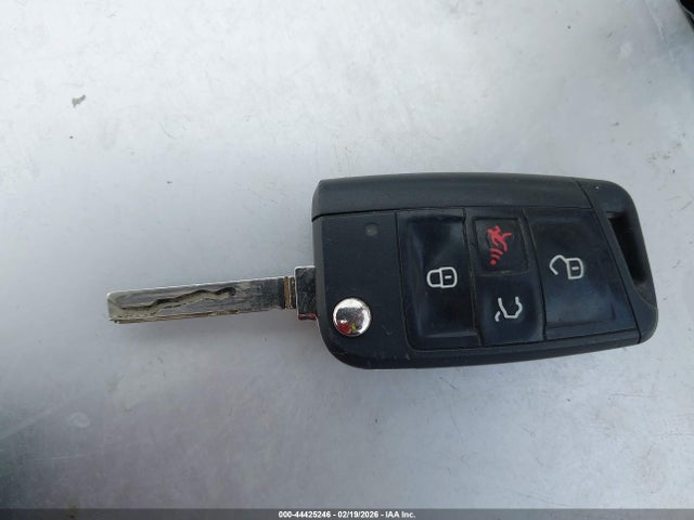 Продаж на аукціоні авто 2018 Volkswagen Tiguan 2.0t S, vin: 3VV0B7AX7JM132803, номер лоту: 44425246