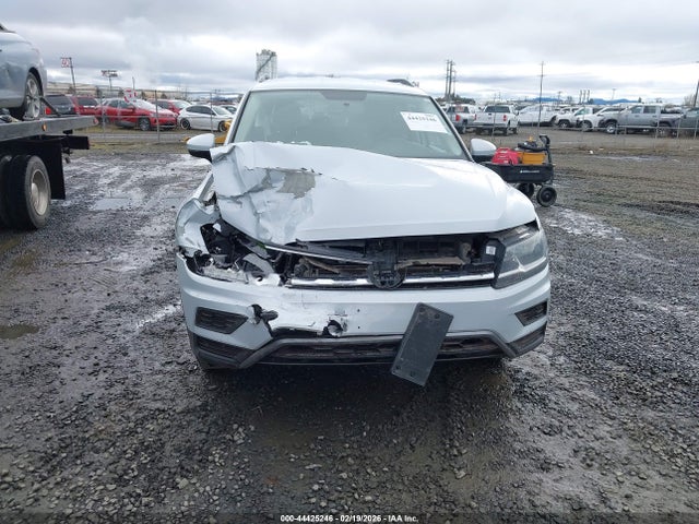 Продаж на аукціоні авто 2018 Volkswagen Tiguan 2.0t S, vin: 3VV0B7AX7JM132803, номер лоту: 44425246