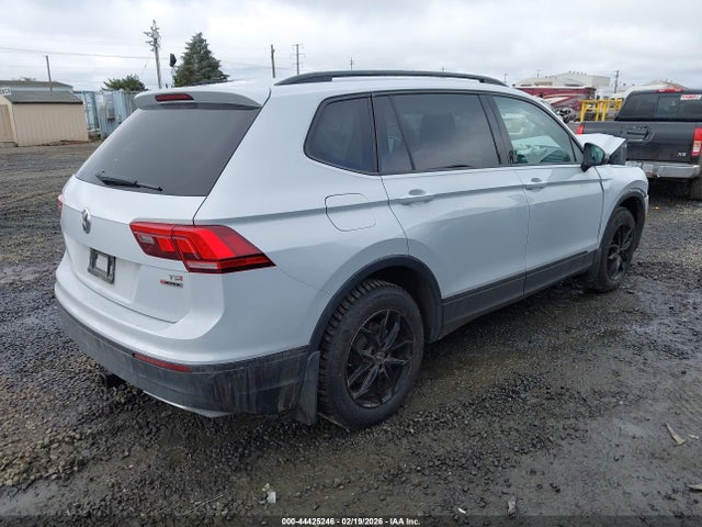 Продаж на аукціоні авто 2018 Volkswagen Tiguan 2.0t S, vin: 3VV0B7AX7JM132803, номер лоту: 44425246