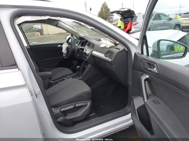Продаж на аукціоні авто 2018 Volkswagen Tiguan 2.0t S, vin: 3VV0B7AX7JM132803, номер лоту: 44425246
