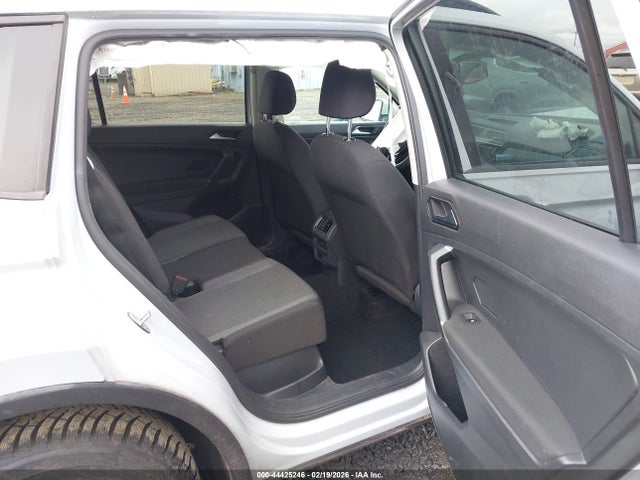Продаж на аукціоні авто 2018 Volkswagen Tiguan 2.0t S, vin: 3VV0B7AX7JM132803, номер лоту: 44425246